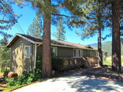 541 Delleker Dr, Portola, CA 96122-7038