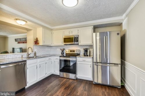 4708 Hersand Ct, Woodbridge, VA 22193-5401