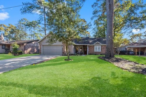 206 Deep Dl Ln, Conroe TX  77304-7208 exterior