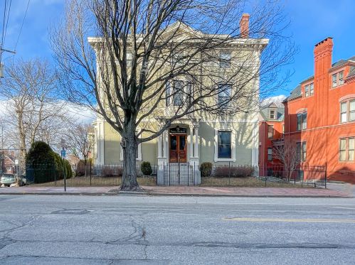 727 Congress St, Portland ME  04102-3346 exterior