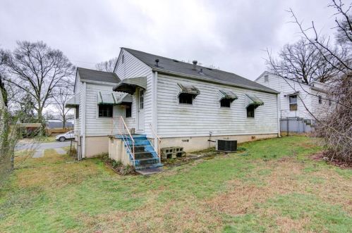 1487 Mercer Ave, Atlanta GA  30337-1515 exterior