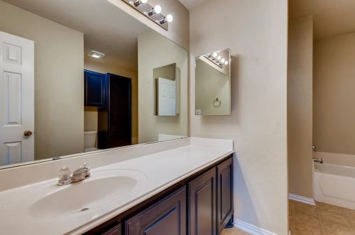 9324 Cynthia Ct, Fort Worth TX  76140-5170 exterior