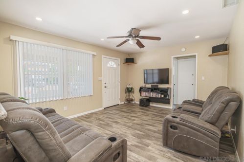 9455 Domer Rd, Santee, CA 92071-2510