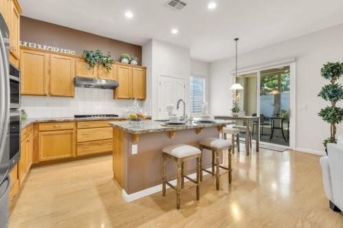 9493 Emerald Cove Ln, Elk Grove CA  95758-3612 exterior
