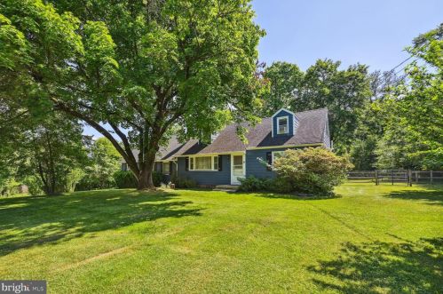 68 Clover Hill Rd, Flemington, NJ 08822-1949