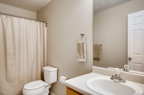 16171 Phillips Dr, Englewood CO 80112-4603 exterior