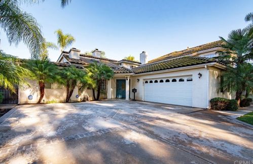 7235 Via Rio Nido, Downey, CA 90241-2048