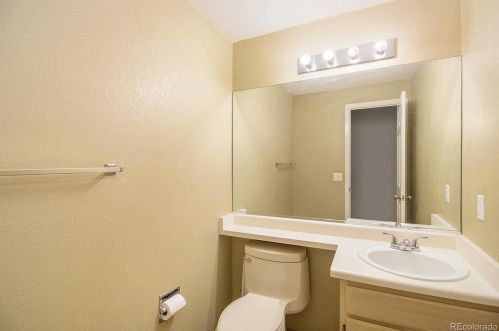 19901 Tufts Dr, Aurora CO 80015-3481 exterior