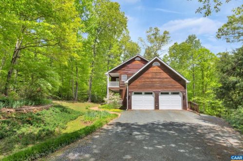 92 Mistie Ridge Ln, Bybee, VA 22963-5162
