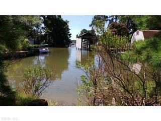 111 Sparrer Rd, Seaford, VA 23696-2537