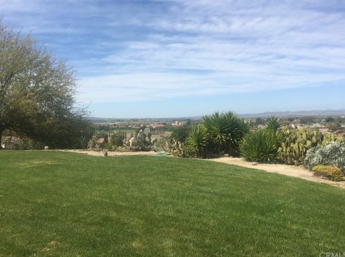 1650 Kleck Rd, Lake Nacimiento, CA 93446-7317