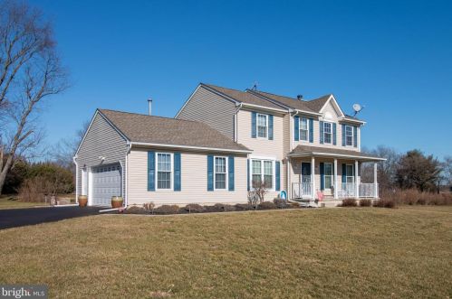 3 Heatherstone Ln, Trenton, NJ 08620-9732