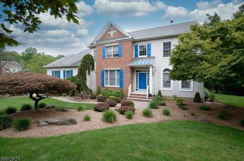 28 Split Rock Rd, Paterson, NJ 07508-2859