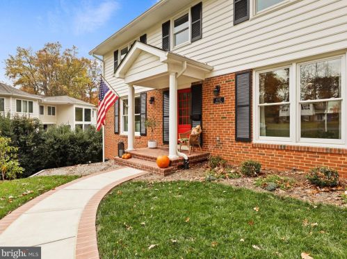 6702 Emporia Ct, Springfield VA  22152-3034 exterior