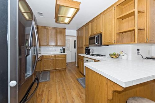 516 Del Rio Cir, Valley Home CA 95361-2531 exterior