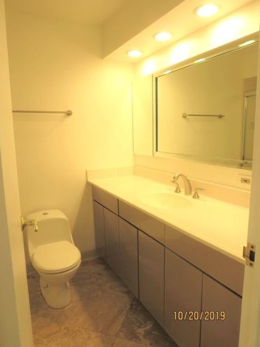 8801 Golf Rd, Niles IL  60714-5709 exterior