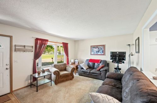 3928 Jay Ln, Saint Paul, MN 55110-4426