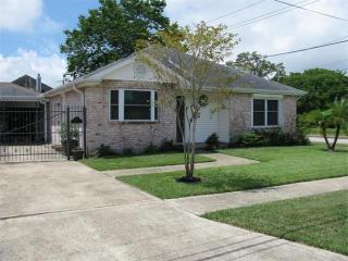 846 Grove Ave, Metairie, LA 70003-7024