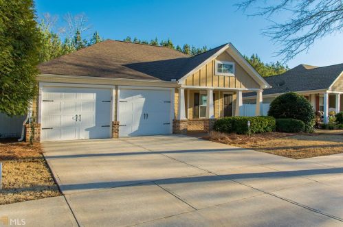 143 Cottage Club Dr, Locust Grove, GA 30248-4220