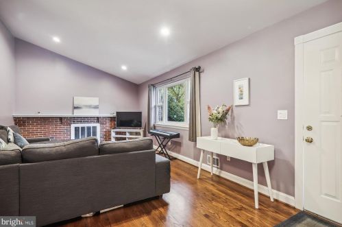 14609 Dowling Dr, Burtonsville, MD 20866-1711