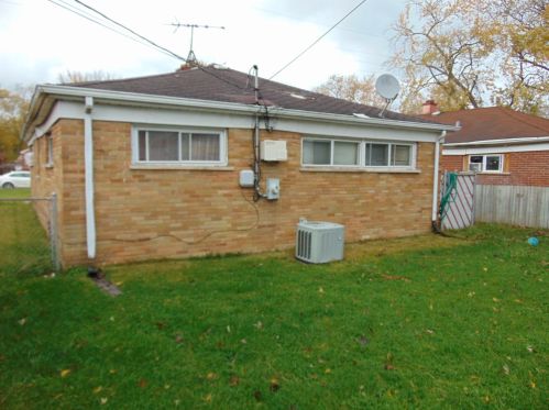 41 146th St, Dolton, IL 60419-1640