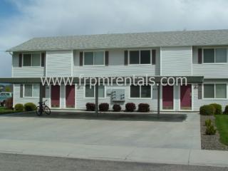 2061 Woodford Ave, Meridian ID  83646-3300 exterior
