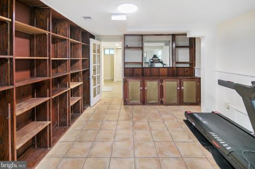 426 Pershing Dr, Silver Spring MD 20910-4489 exterior