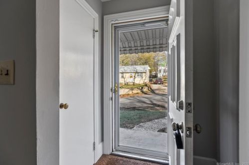 49 Lannen St, Waterbury, CT 06704-2645