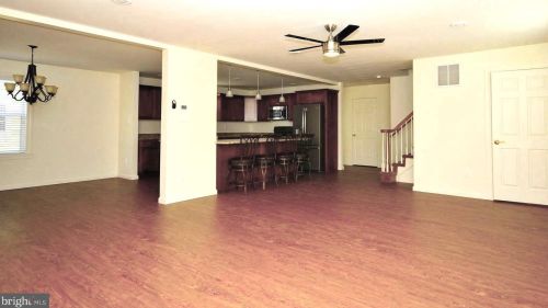 212 Lincoln Ave, Camden, NJ 08108-1513