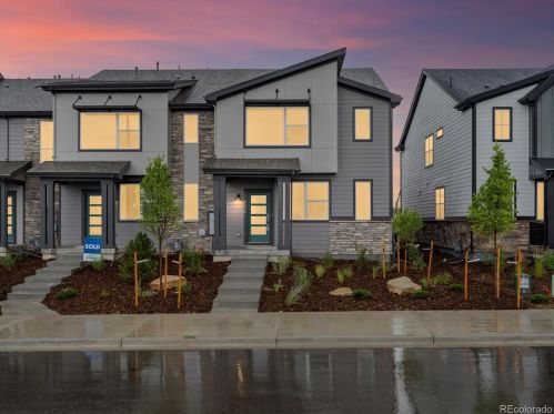 6356 Lisbon St, Denver, CO 80019-8529