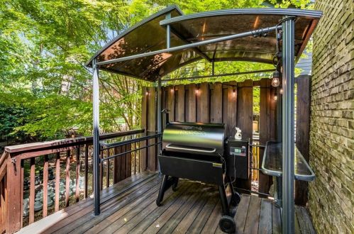 1070 Mercer St, Atlanta GA  30316-2495 exterior