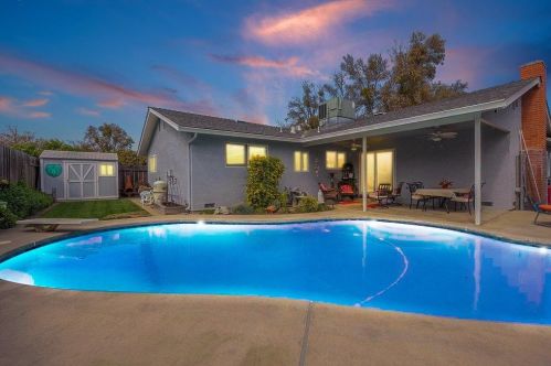 2012 Sweetwater Dr, Modesto, CA 95355-3823
