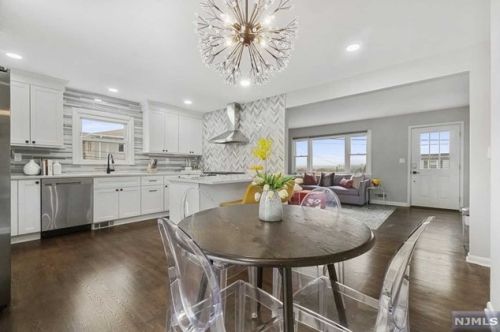 2 6th St, Wood-Ridge NJ  07075-2118 exterior
