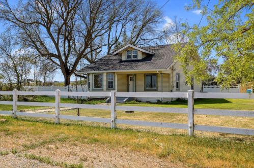 3015 Point Pleasant Rd, Elk Grove, CA 95757-9724