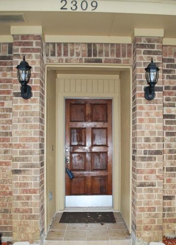 2309 Eastgate Dr, Carrollton TX  75006-2752 exterior