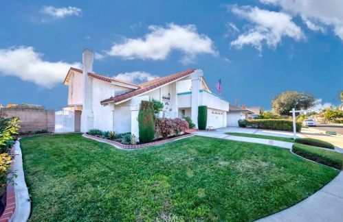 5872 Wellson Dr, Cypress, CA 90630-3253