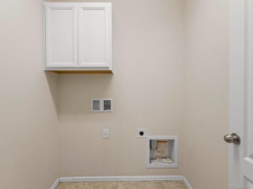 3129 Nepal Way, Aurora CO 80013-9083 exterior