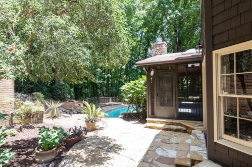 3986 Fernway Ct, Atlanta GA  30319-1667 exterior