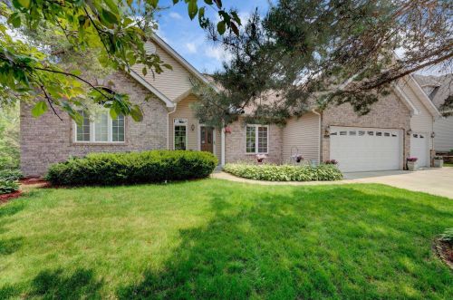 731 Heron Ave, Saint Paul MN  55128-5384 exterior