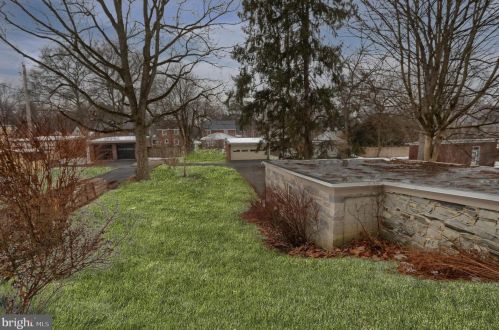 638 State St, Lancaster PA  17603-2641 exterior