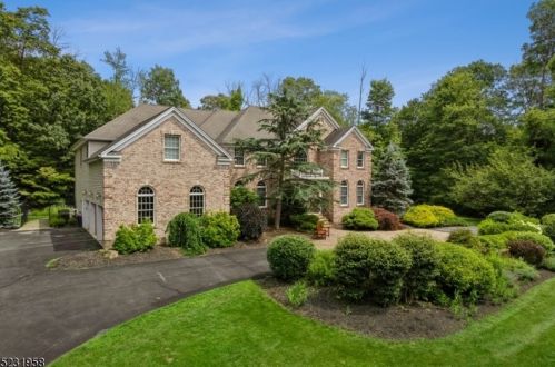 11 Dolly Bridge Rd, Dover, NJ 07869-3525