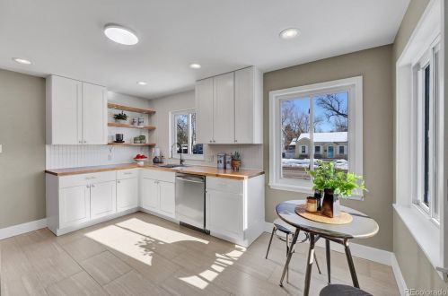 4369 Logan St, Englewood CO  80113-5820 exterior