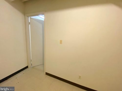 5908 Cove Landing Rd, Springfield VA  22015-4775 exterior