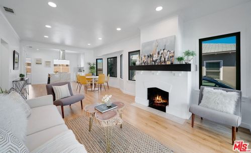 1350 Carlton Dr, Glendale CA  91205-1421 exterior