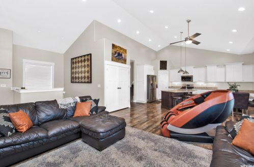 1407 Mtn Rd, Ogden UT  84404-6034 exterior