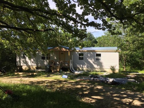 10752 Horseshoe Rd, Dittmer, MO 63023-2945