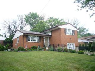 5037 Chantilly Dr, Cincinnati, OH 45238-5771