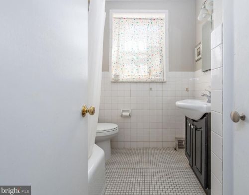 1424 Jackson St, Philadelphia PA  19145-3617 exterior