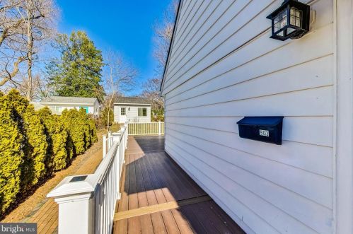 903 Robin Rd, Silver Spring MD  20901-1872 exterior