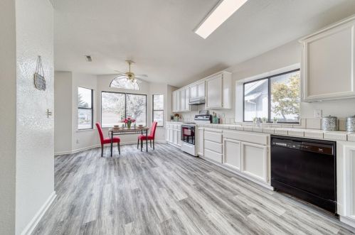 284 Cypress Hill Dr, Grass Valley, CA 95945-5684